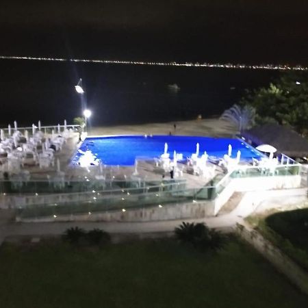 Apartamento Pe Na Areia Frente Para O Mar E Piscina Na Prainha Caraguatatuba Eksteriør bilde